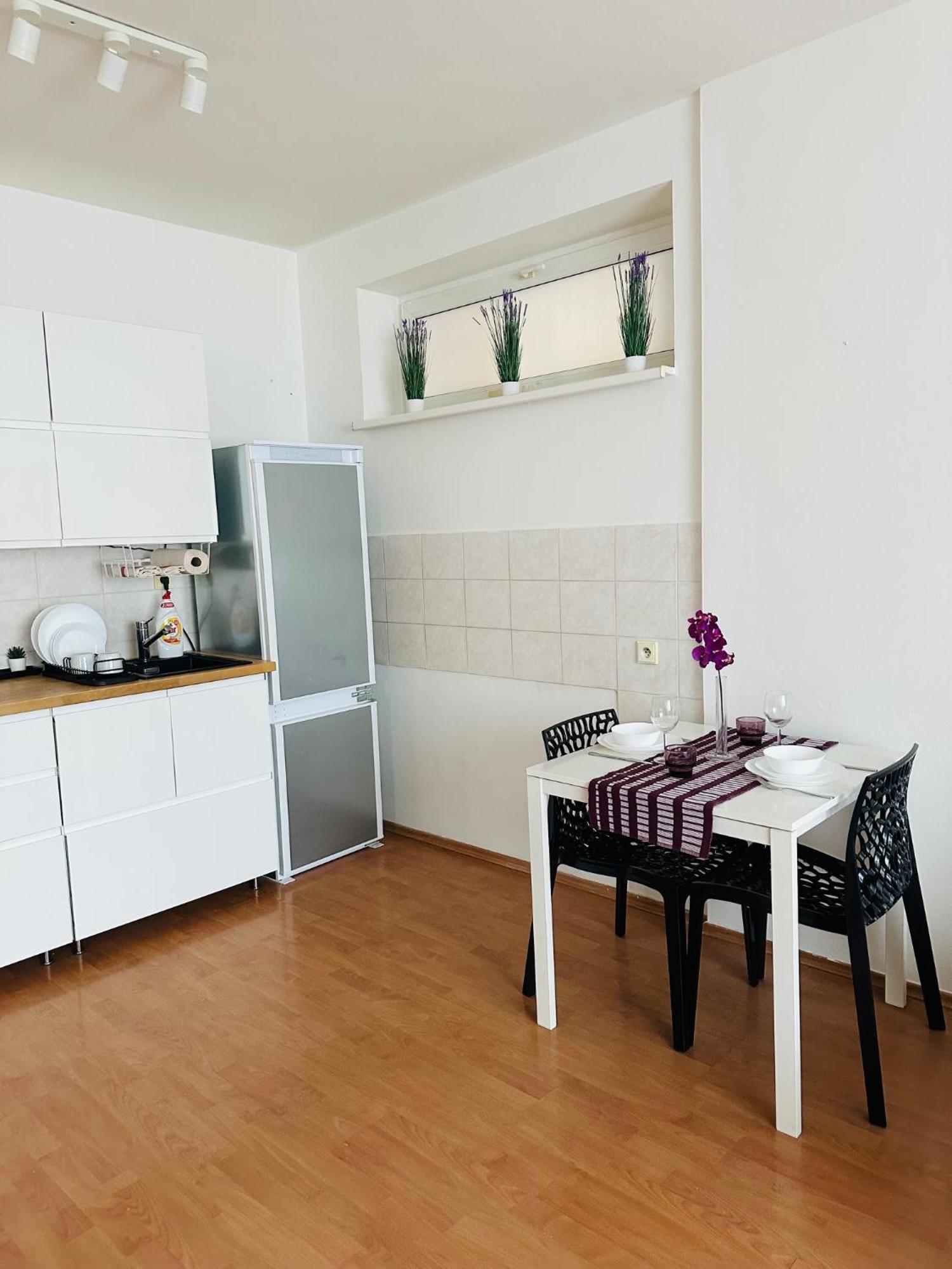 After Two Apartment Bratislava Eksteriør billede
